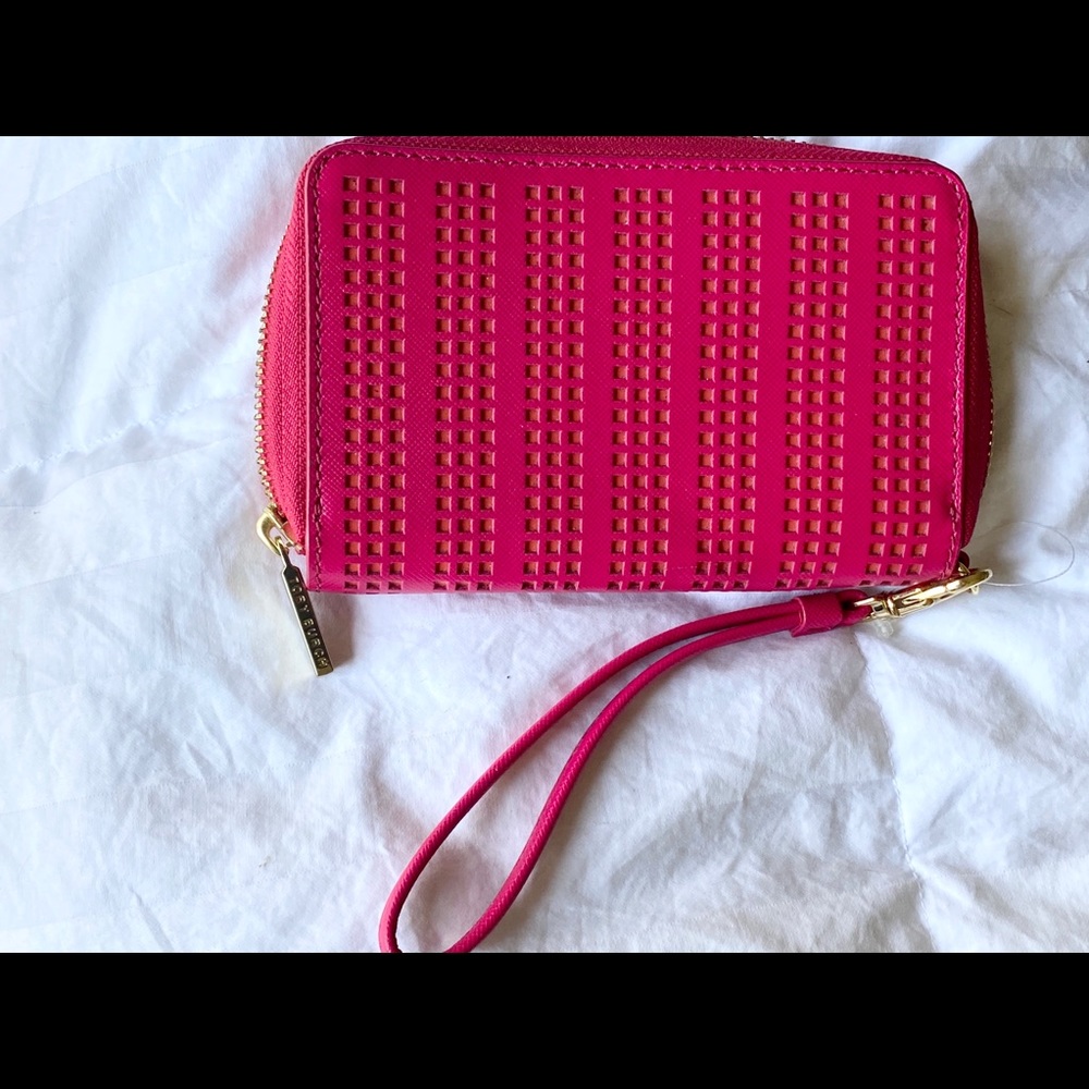 Tory Burch Wristlet Wallett - Picture 3 of 3